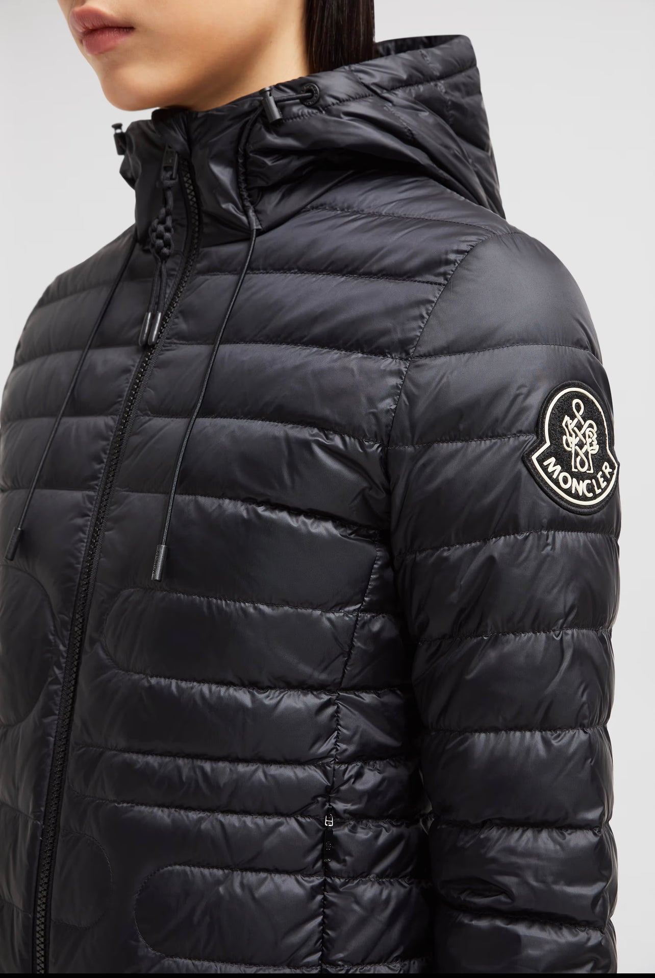 MONCLER DONNA NERO CON CAPPUCCIO