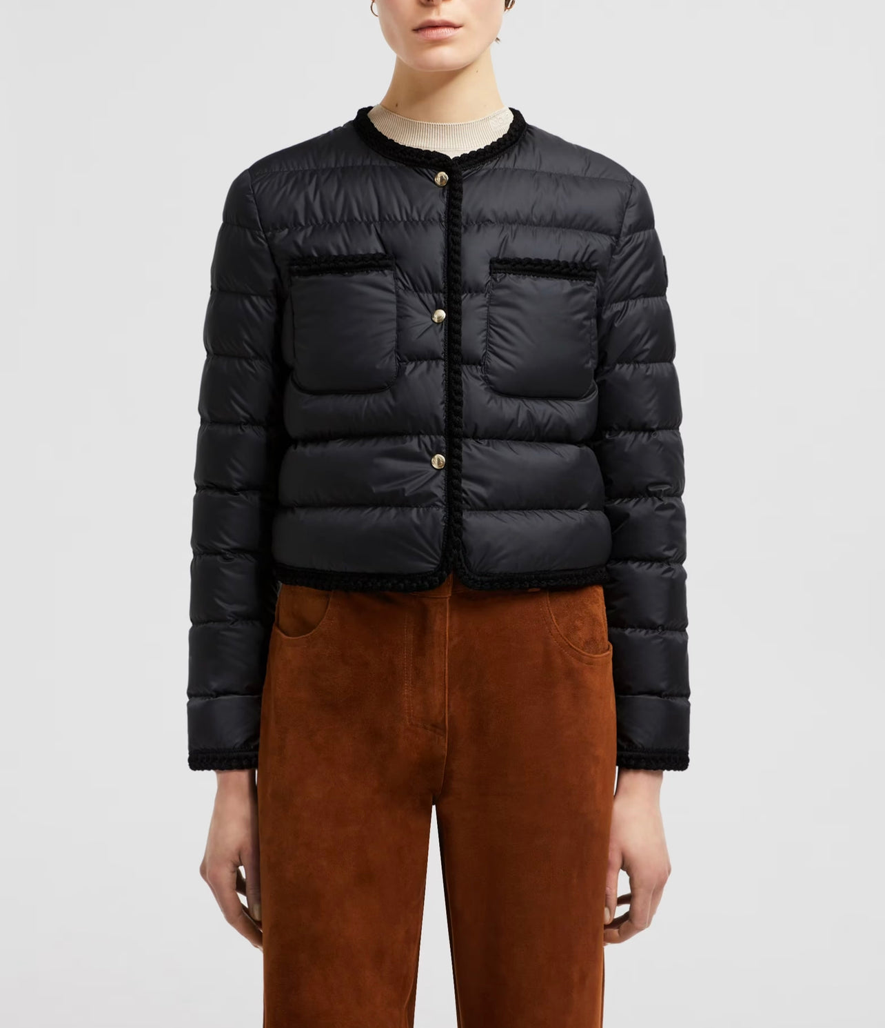 MONCLER DONNA CORTO RICAMATO NERO