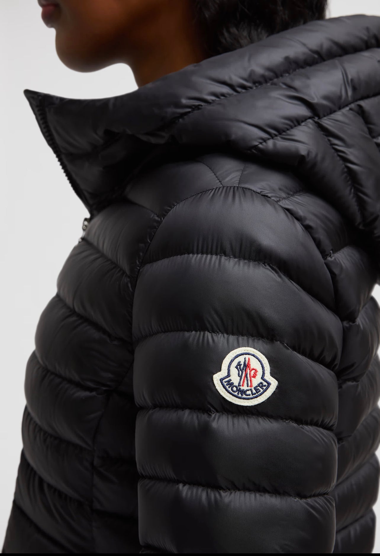 MONCLER DONNA CLASSICO NERO CON CAPPUCCIO