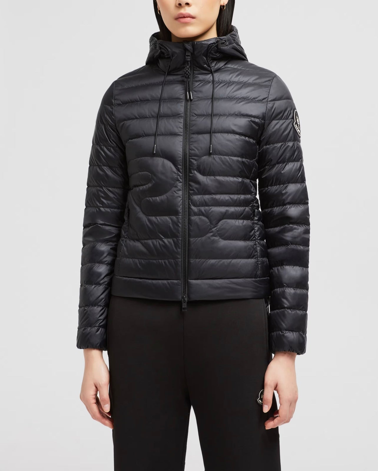 MONCLER DONNA NERO CON CAPPUCCIO