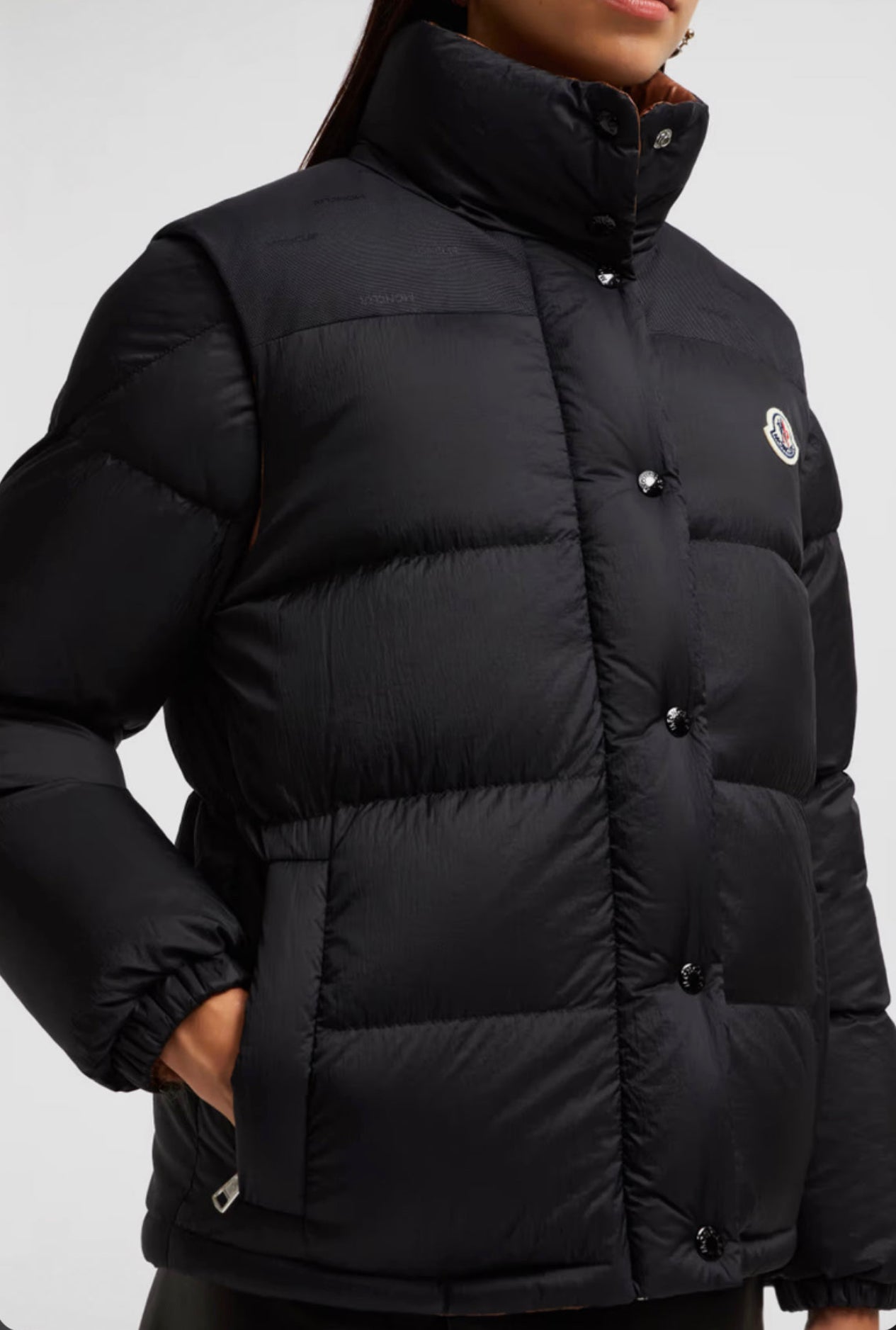 GIUBBOTTO MONCLER DONNA  CORTO NERO OPACO LOGO PETTO