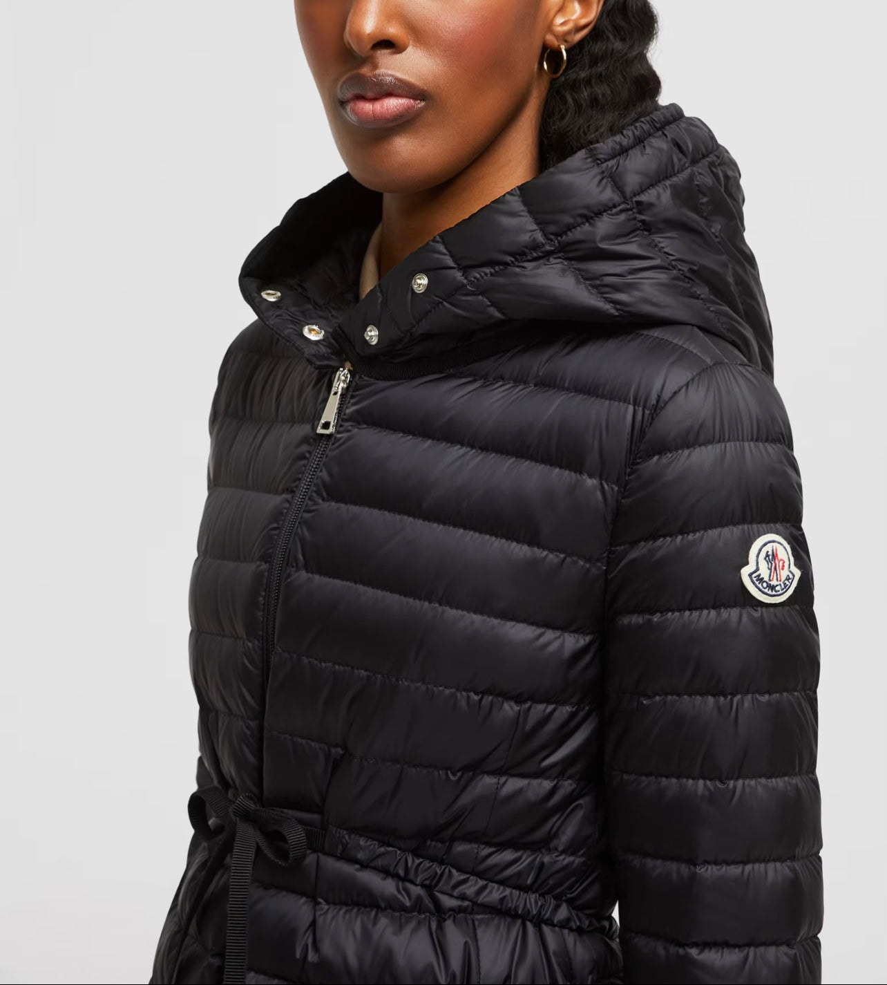 MONCLER DONNA NERO CON CAPPUCCIO