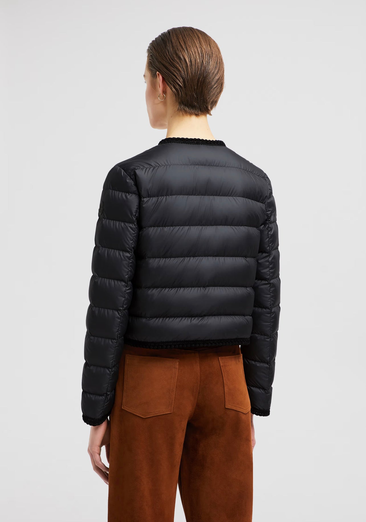 MONCLER DONNA CORTO RICAMATO NERO